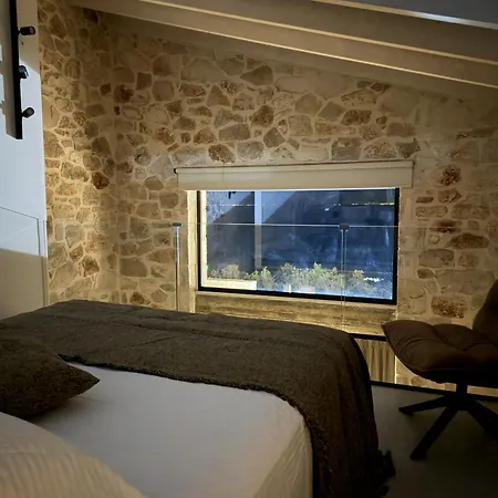 Izel Villa Skinária