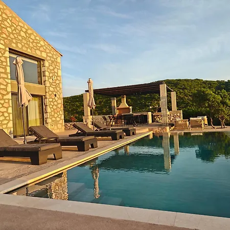 Villa Izel Skinária