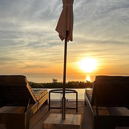 Izel Villa Skinária
