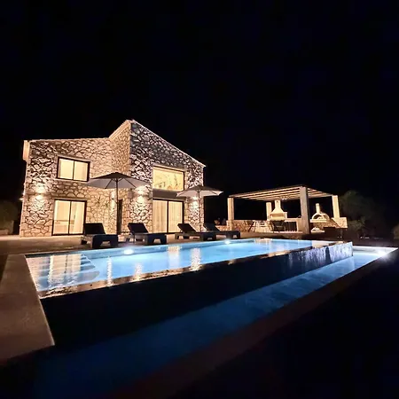 Izel Villa