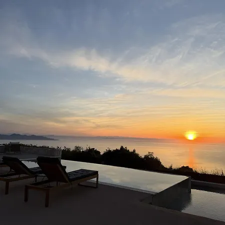 Izel Villa *