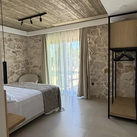 Izel Villa *
